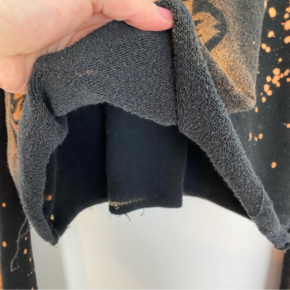 Alala Cropped Sweatshirt Womens Size Small Pullover Mandala Stencil Black Orange - Picture 7 of 12